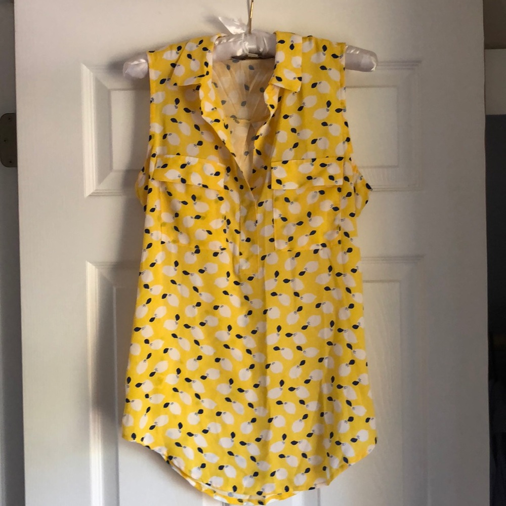 Sleeveless blouse